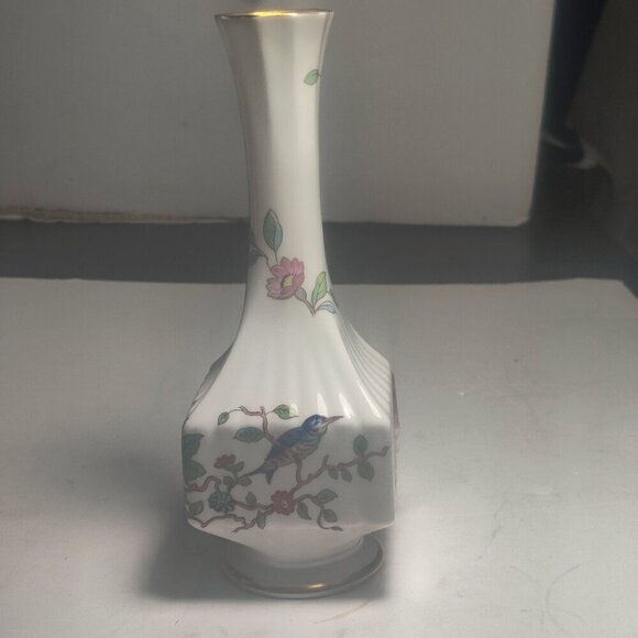 Aynsley Floral Vase from England, fine bone china, decorated with a bird & vines - Picture 1 of 4